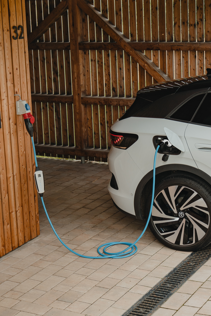 NRGkick lädt Elektrofahrzeug